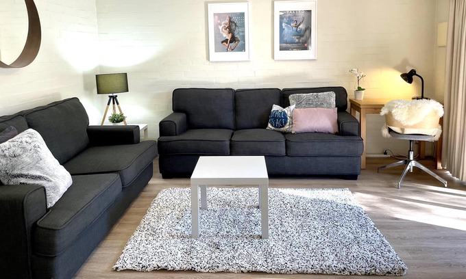 Subiaco Apartment | Subiaco Village with pool, BBQ & spa - free parking and wifi - two bedroom