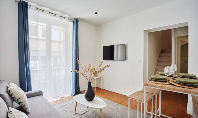 Les Halles Apartment | Sublim and New apartment Louvre Museum 2 Bedroomsn