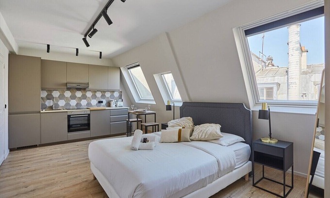 Saint-Merri Apartment | Sublim Studio Beaubourg/Le Marais