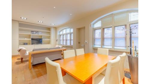 Knightsbridge and Belgravia Apartment | Sublime 4BD House behind V&A South Kensington