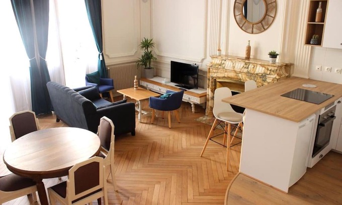 Prefecture Apartment | Sublime appartement, chic et confortable.