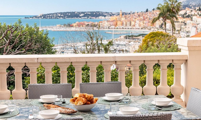 Menton Condo | Sublime sea view house