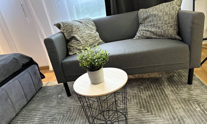 Cergy Apartment | Sublime Studio in Cergy le Haut near the train station with Netflix and fully equipped kitchen