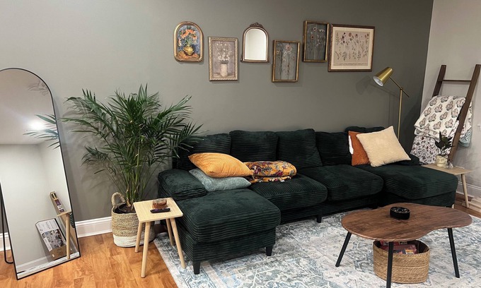 Bloomingdale House | Suburban Comfort Just 35 Min from Downtown Chi