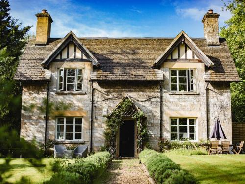 Winchcombe House | Sudeley Castle Guest Cottage