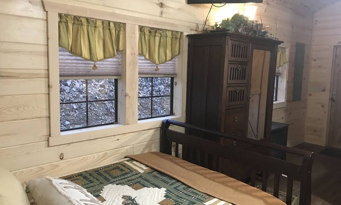 Sevierville Cabin | Sugar Creek Studio Cabin