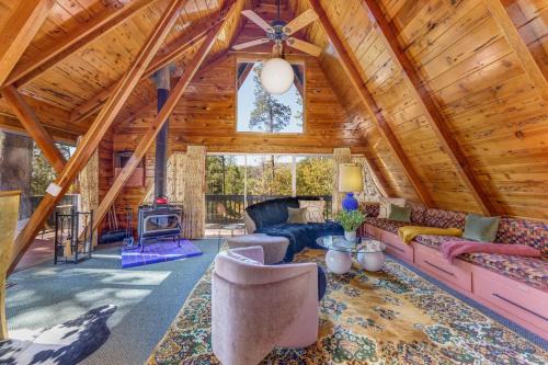 Oakhurst House | Sugar Pine Haus- A Frame Cabin w/Hot Tub