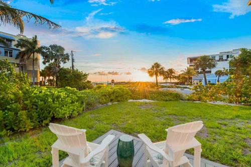 Siesta Key Village House | Sugar Sand Cottage