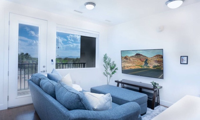 Sugar House Apartment | Sugarhouse-1BR 1BA Great Views!