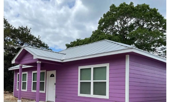 Canyon Lake Cottage | Sugarplum Cottage—Recently built, 2 bedroom, 2 bath