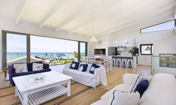 Voelklip House | Suidersee-Voelklip - Four Bedroom House, Sleeps 10