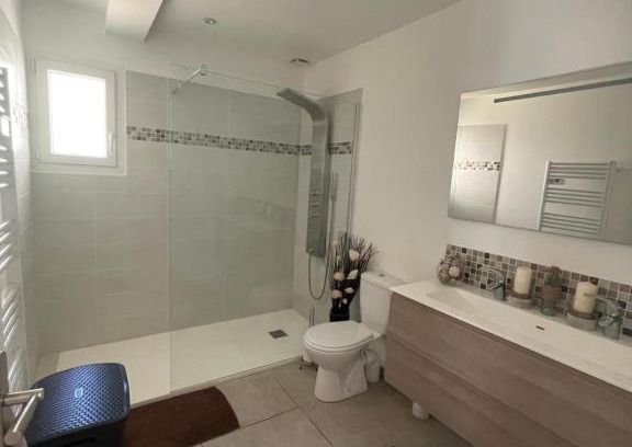 Manosque House | Suite 16m2 indépendante dans villa