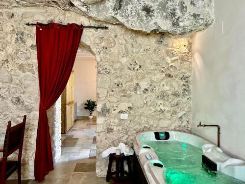 Avola Apartment | Suite Albanazzo with Jacuzzi near the sandy beach
