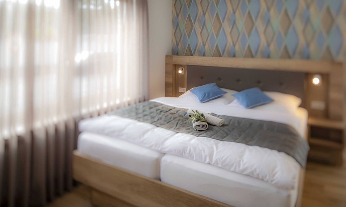 Arnsberg Apartment | Suite-Deluxe-Private Bathroom