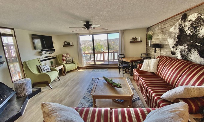 Sugar Mountain Villa | Suite Escape@Snowlake. Discounts Fall and Ski - Walk to Lifts - 4 private Suites