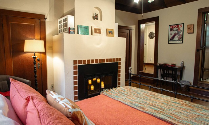 West End House | Suite in Historic Downtown Home - 4 Blocks from Capitol