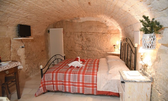 Alberobello Bed & Breakfast | Suite in rock(suite no vieu)