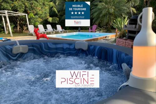 Riviere-Salee Cabin | Suite Lagoon climatisée avec piscine, spa privatif