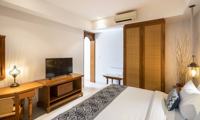 Downtown Kuta House | Suite Room with Kitchenette 2 minutes to Kuta Beach