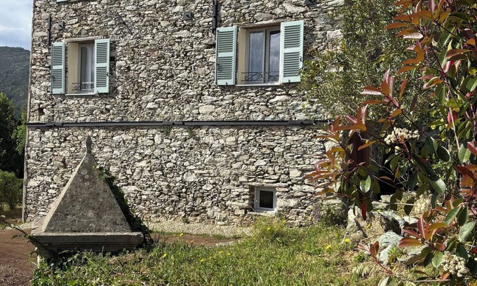 Murato Bed & Breakfast | Suite with garden and pool