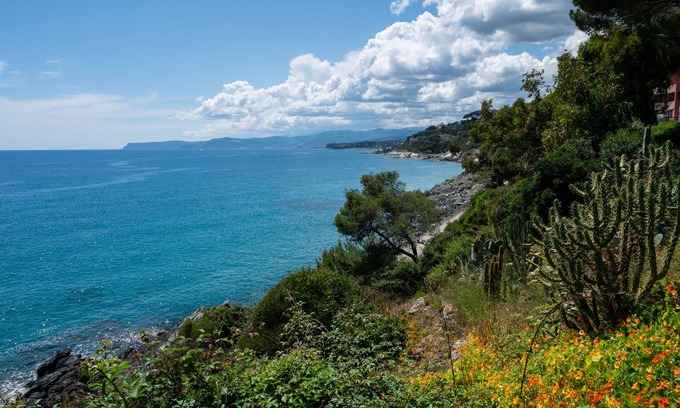 Varazze Apartment | Suite with Pool Sea at 7 Min