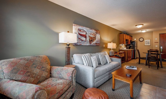 Thayerville Apartment | Suites at Silver Tree A206: 1 bedroom suite with standard view, fireplace & priv