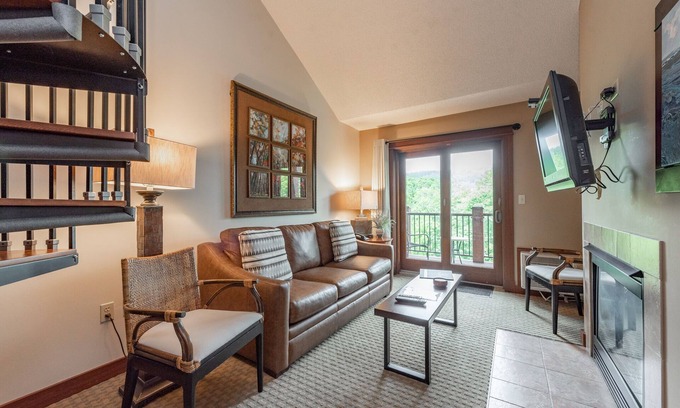 Thayerville Apartment | Suites at Silver Tree: A307 One Bedroom & Loft Lake View