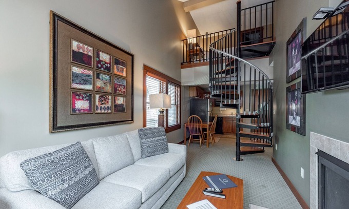 Thayerville Apartment | Suites at Silver Tree A318: One Bedroom with Loft Suite, Includes Fireplace and
