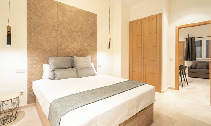 Sol Apartment | Suites You Opera