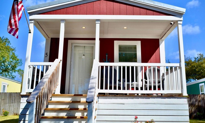 Navarre Cottage | Sum Beaches Paradise Cottage 5