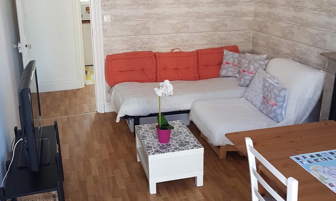 Berck-sur-Mer Apartment | Summer 2025 in Berck, Near beach and shops.