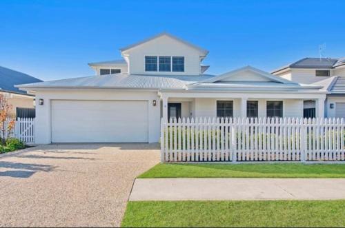 Lake Cathie House | Summer Chic