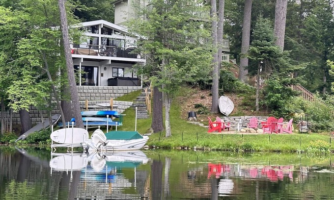 Ludlow House | Summer fun on the lake - great for 2 families or 3 couples - newly remodeled