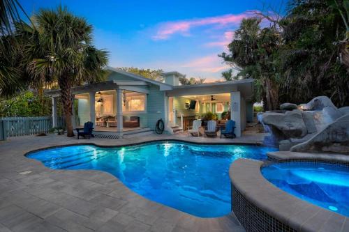 Siesta Key Village House | Summer House