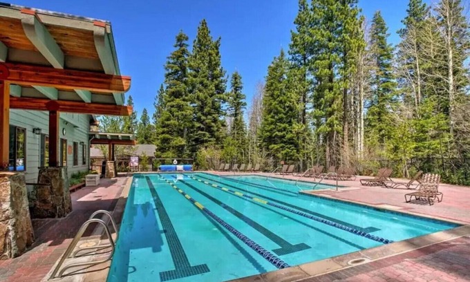 Truckee Condo | Summer Oasis: Steps to Fun & Relaxation