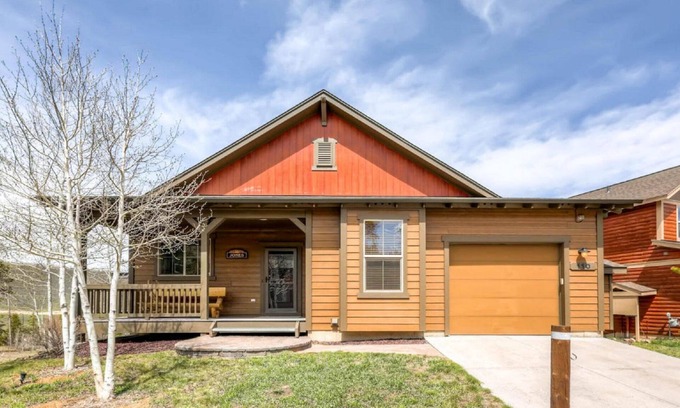 Silvercreek House | Summer Relaxation in Private Granby Ranch Home: Fire Pit, Hot Tub & Dog Friendly