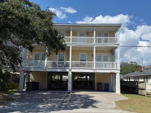 Surfside Beach House | Summer's Den Home