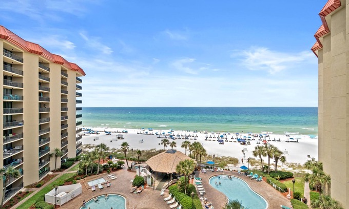 Crescent Beach Condo | Summerhouse 605A - Beachfront, Free Activities Daily, 2 Pools, East End, Hot Tub