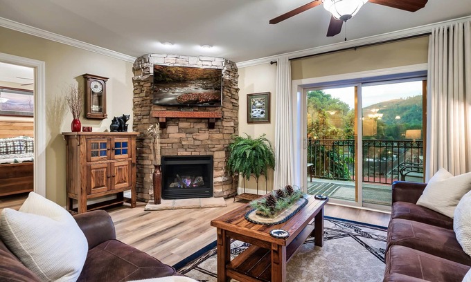 Gatlinburg Apartment | Summit Manor - Gatlinburg, TN.