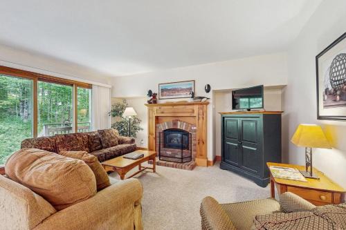 North Troy Apartment | Summit Solitude