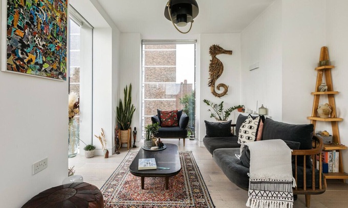 Shoreditch Apartment | Sun-Drenched Shoreditch 2 Bedroom Penthouse Zone 1 Perfect for a Family Stay