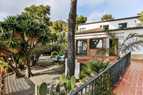 Castelldefels Villa | Sun & Sand Sanctuary - 2km to beach and 20km BCN!