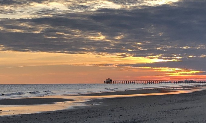 North Myrtle Beach House | Sun Sand & Savings-CherryGrove Waterfront Guesthouse-Pet Friendly, Walk To Beach