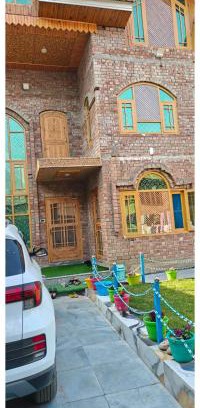 Srinagar House | Sun Shine Guest House Baderkote Gulmarg