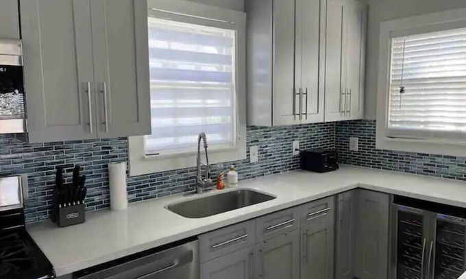 San Jacinto Cottage | Sun Therapy Beach Cottage