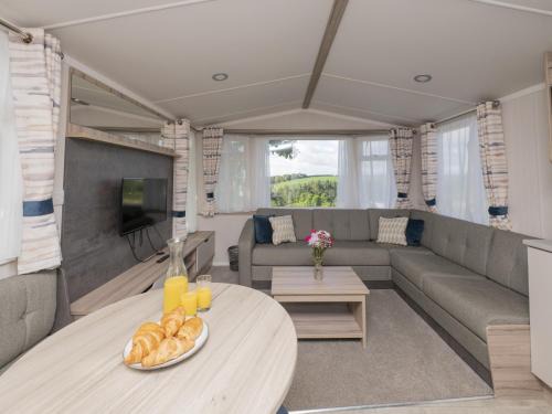Looe House | Suncrest Plus Caravan by Belvilla