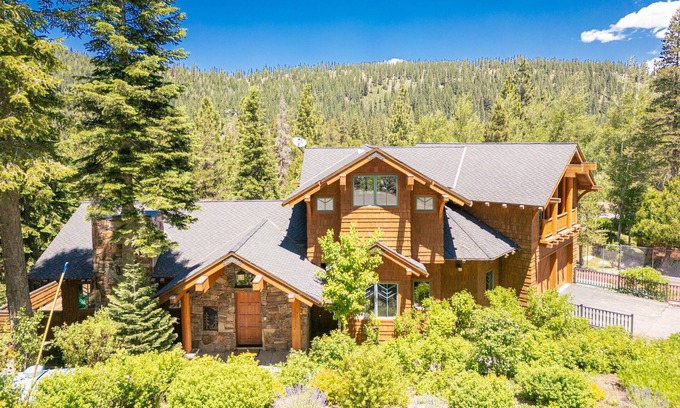 Olympic Valley House | Sundance Lodge By Tahoe Getaways - Luxury 5 BR in Palisades with Ski Shuttle
