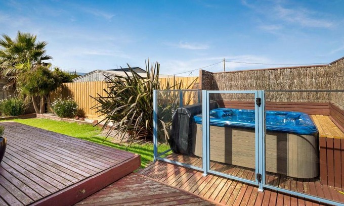 Sunderland Bay House | Sunderland Retreat