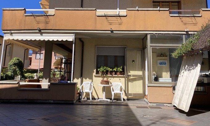 Torre del Lago Puccini House | Sunflower house