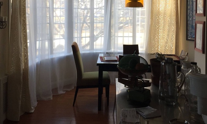 Mount Pleasant Apartment | Sunlit and Central Apt in DC